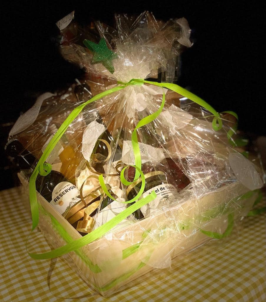 Photo - Gift sets of wines and gourmet baskets Gift sets of wines Wine box